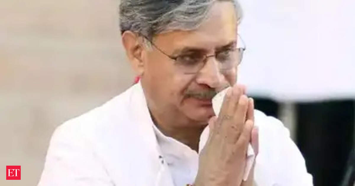 हरियाणा भाजपा के रूप में किनारे पर, राव भीतर से फायरिंग करते रहते हैं