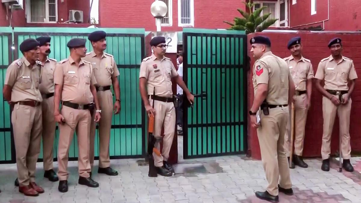 आईपीएस अधिकारी की मौत: हरियाणा आईएएस ऑफिसर्स एसोसिएशन ने राज्य सरकार से कहा कि मृतक की पत्नी द्वा