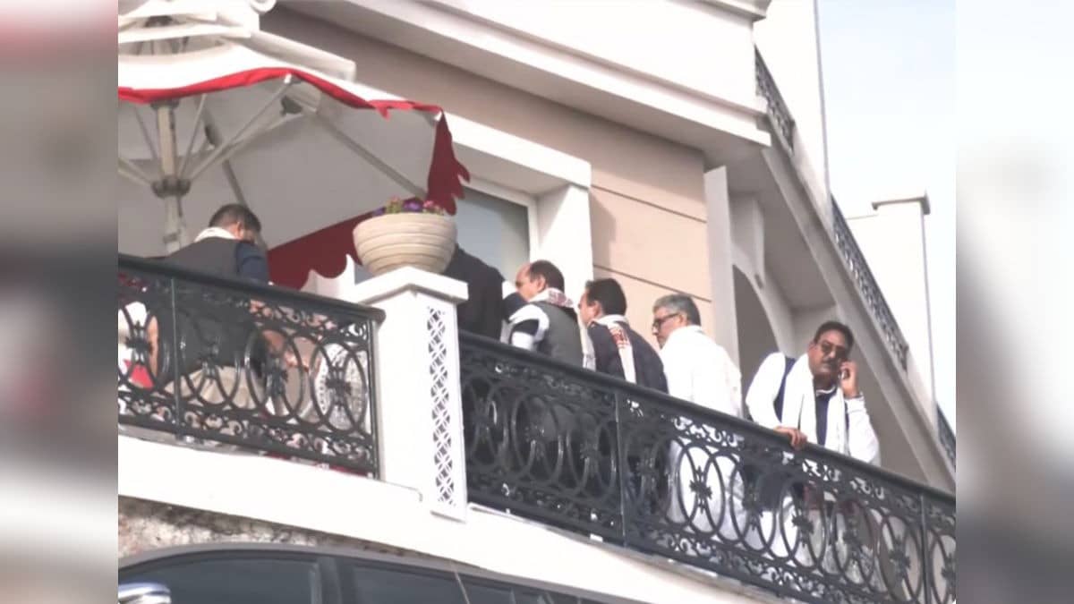 राज्यसभा चुनाव से पहले कड़ी सुरक्षा के बीच हरियाणा कांग्रेस के विधायक हिमाचल चले गए